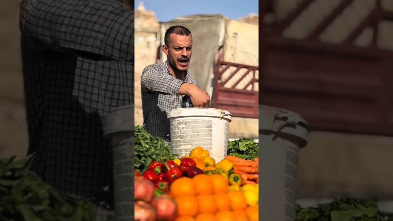 موقف محرج مع بائع الخضار وابو الدراجة #shorts
