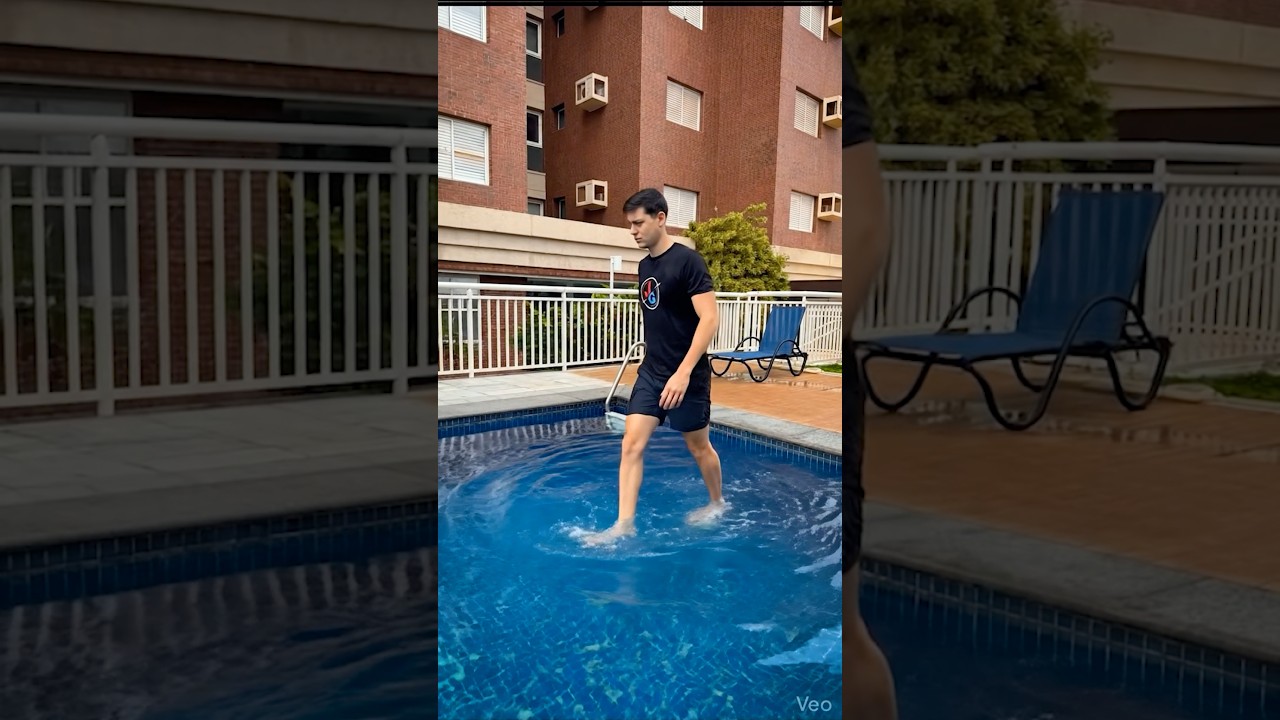 Fiz uma Bota Inflável pra Andar Sobre Água! 🏃🏻‍♂️‍➡️🥾 #shorts