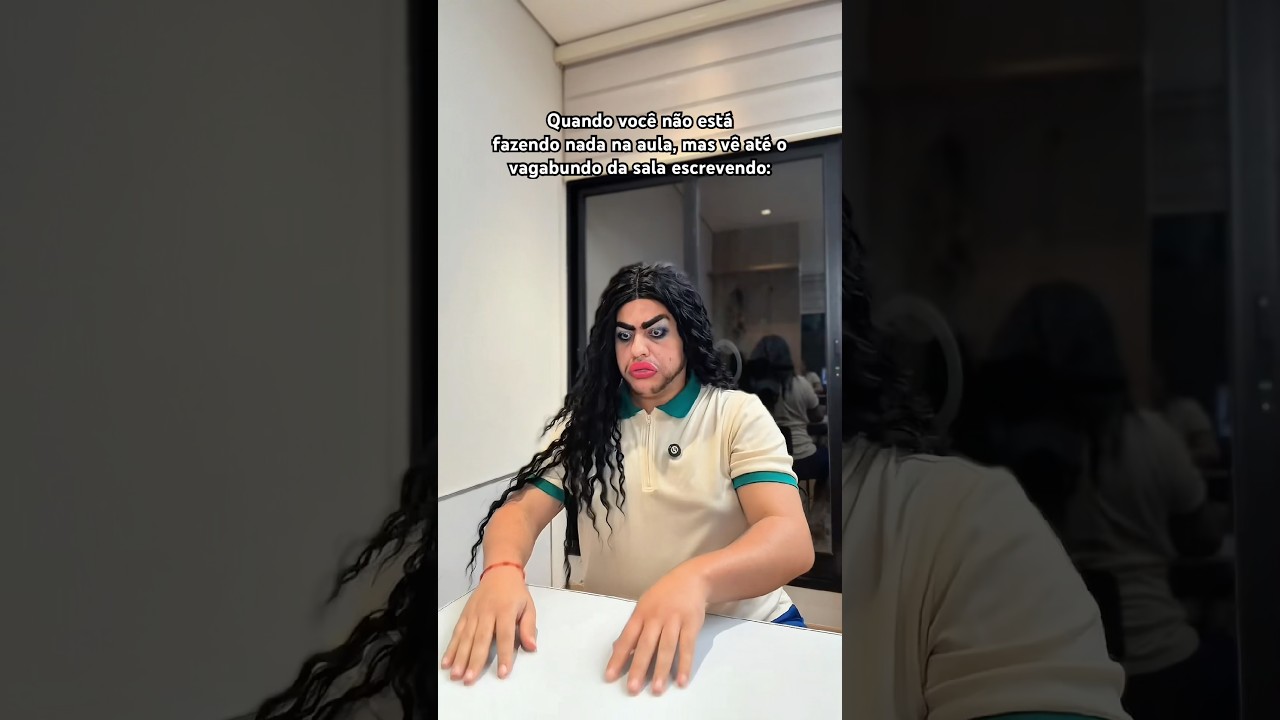 Bate aquele sentimento de inutilidade absurda 🥲🤣