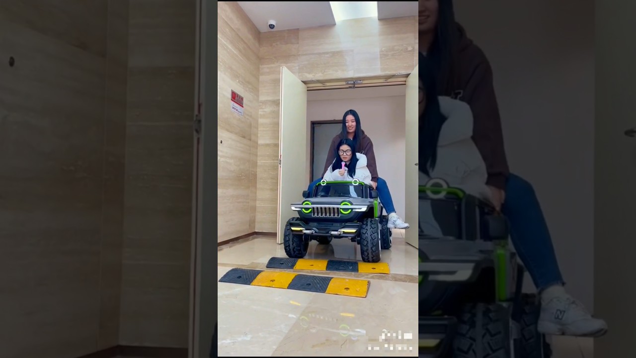 1ta New Marcedes G Wagon RC Driving 😱💥🤩💪2 Man #automobile #shorts #brand #remotecontrol #rc #rccar