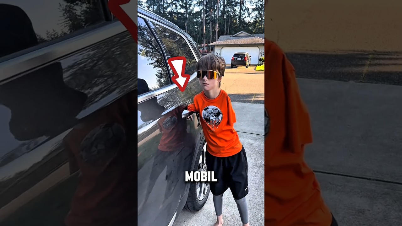 Karena Berkat Bantuan Ayahnya, Anak ini Bisa Tetap Buka Pintu Mobil Sendiri!