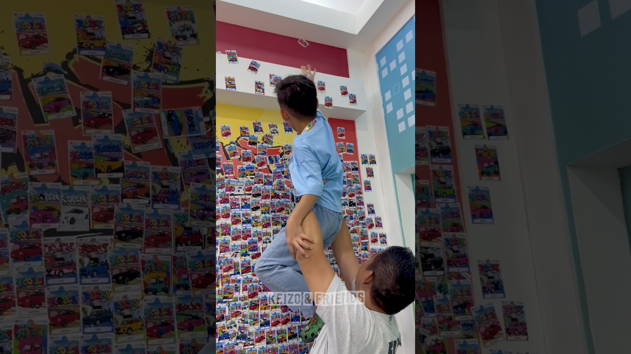 Gara-gara mau tempel gambar mobil paling tinggi malah rusak semua⁉️