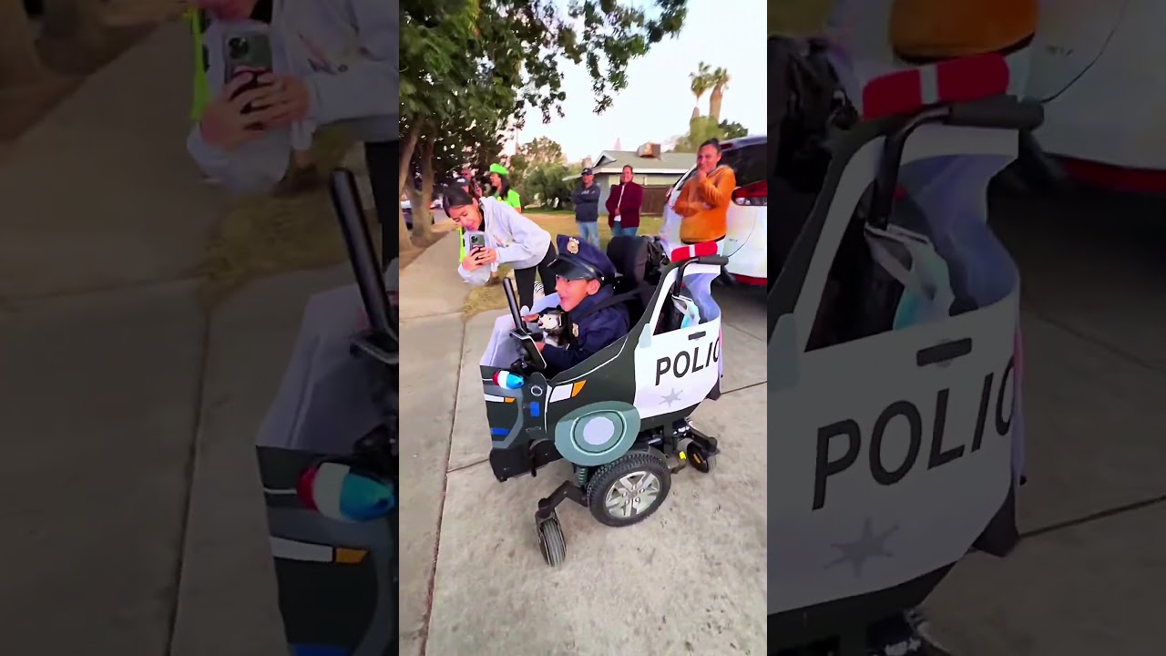 Police officers surprise little boy ❤️