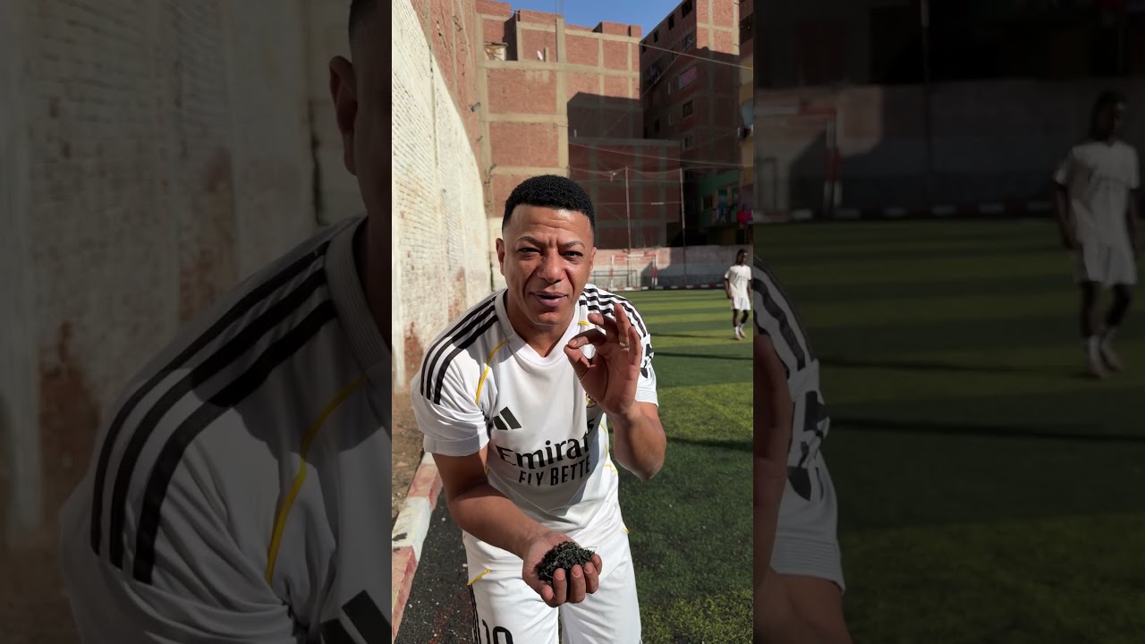 ‏حد يعرف أنا عملت ايه في لاعب الكورة داخل الملعب￼