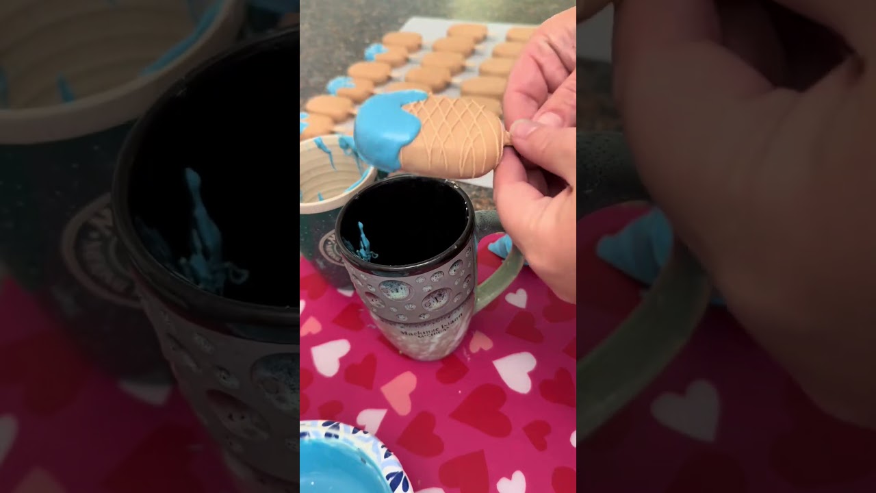 it’s so important with gender reveals to make sure the whole cake pop is fully covered #genderreveal