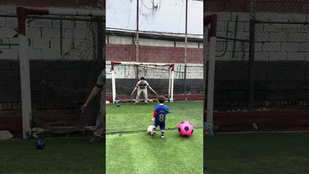 تحدي الاطفال مع الطوبات