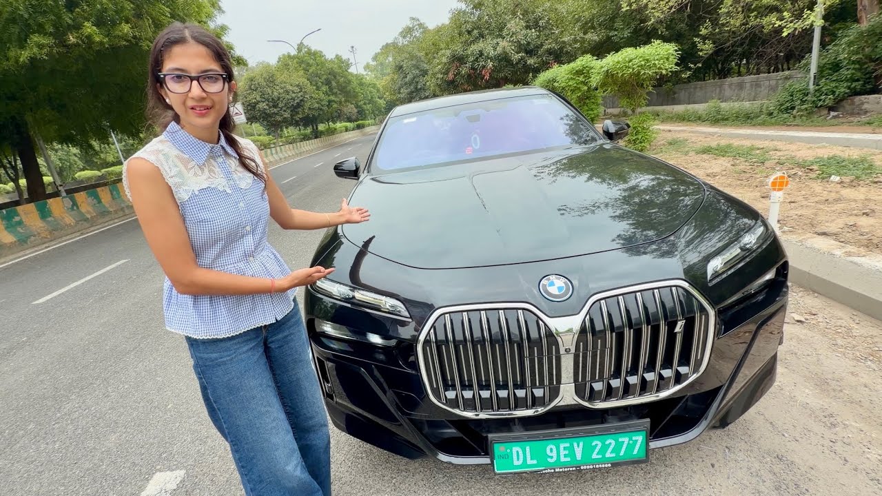 Avantika K Liye BMW  Pasand Aagyi 😍
