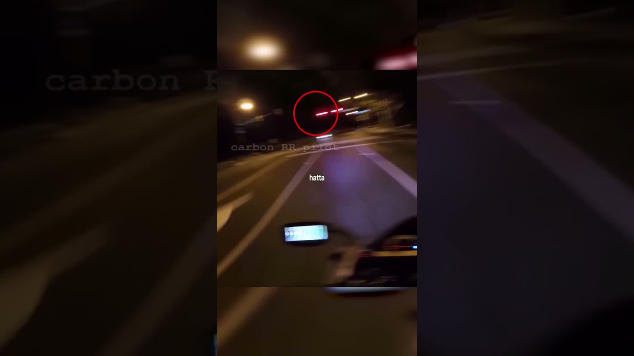 Motosikletçi Helikopterinden Kaçtı! 😱