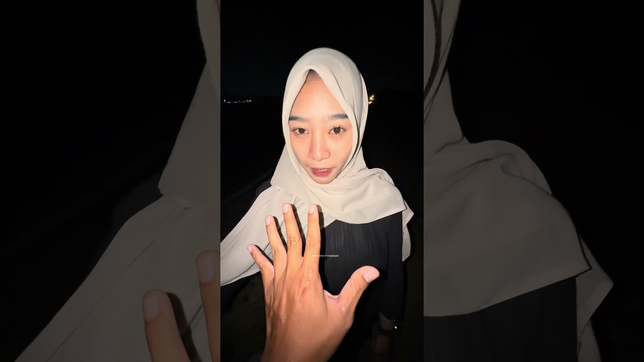 Macet pulang kerja, tapi  sayang nya sudah punya helm
