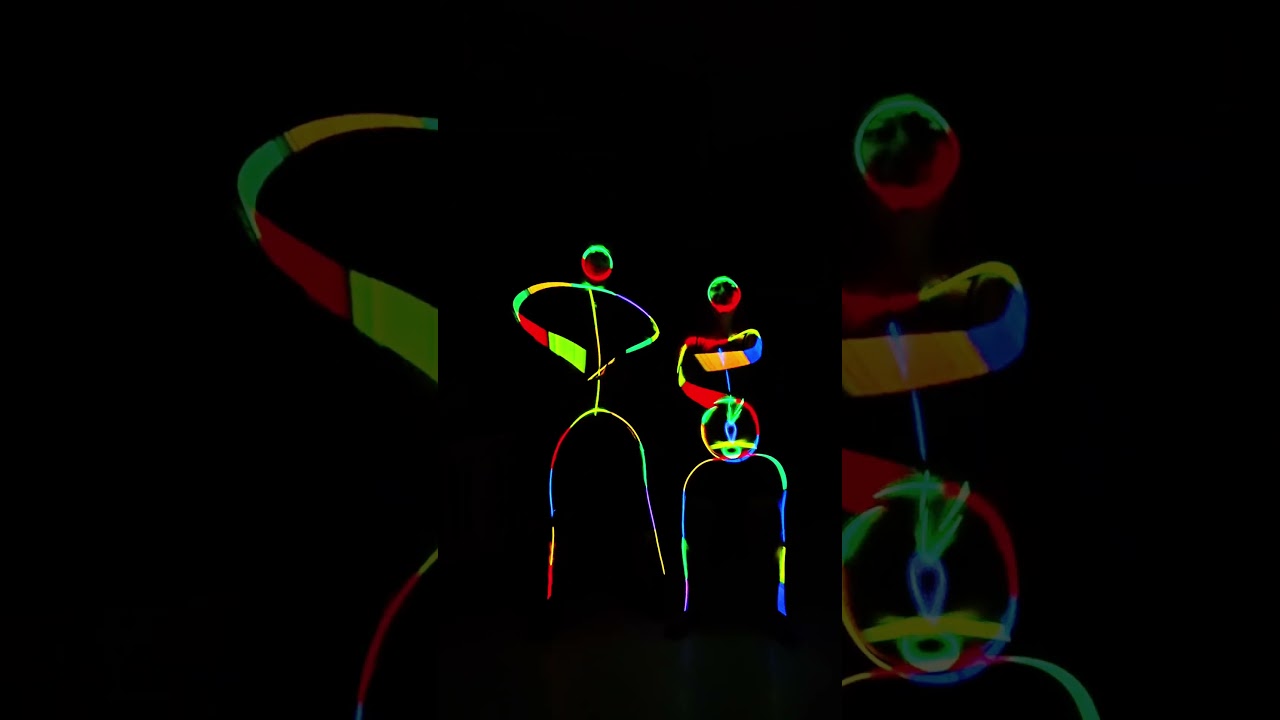 KATLEN E VOID DANÇANDO COM BONECO NEON *Zuri na Barriga