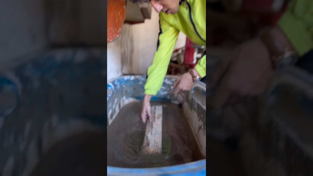 شوف بتاع الكاوتش بيعمل ايه 😨💔#funny #اكسبلور #نورجيه