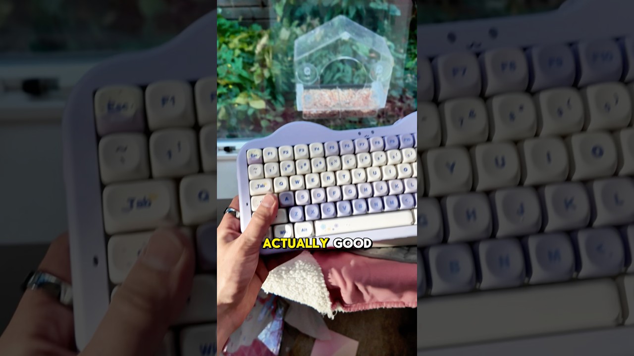 HOW Is this keyboard SO CUTE!? 🥰 Sent to me by @YUNZIIKEYBOARD ! - Published by Hipyo Tech