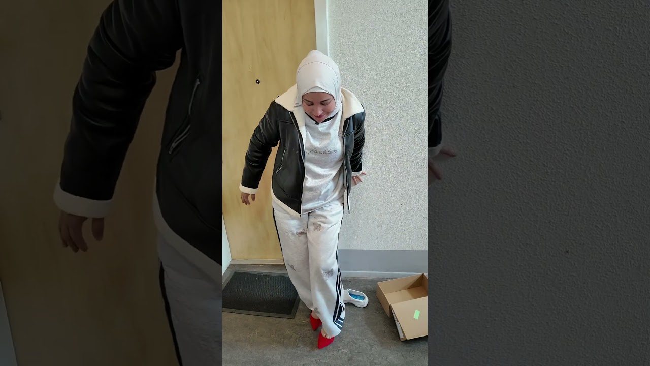 كيف تستفيدي من عدم انتباه الزوج للتفاصيل 😏 #ضحك #كوميديا #زواج #عائلة #حمزه_سمر #مشاهير #funny