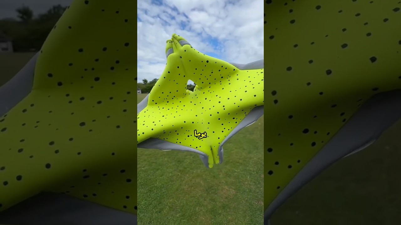 لماذا قفازات حراس المرمى لاصقة جدًا؟ السر سيصدمك! 🤯🧤⚽