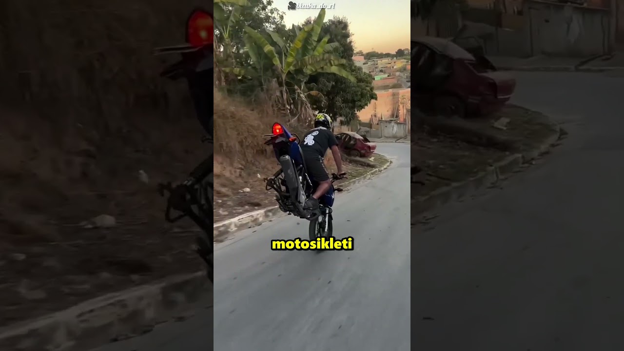 Bu Adamın Motosikletinin Arka Tekerleği Çıktı 😱