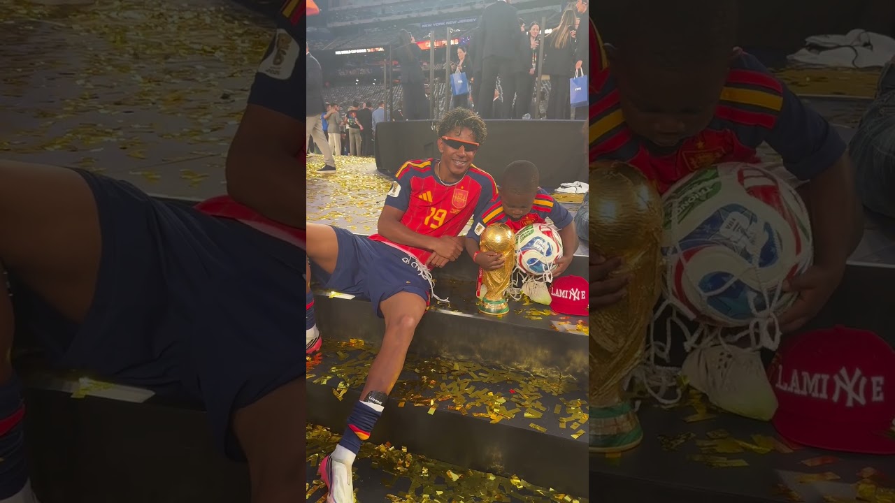 Es LA IMAGEN😍 La Copa del Mundo en manos de Keyne y Lamine Yamal🇪🇸🏆#DAZNMundial #FIFAWorldCup