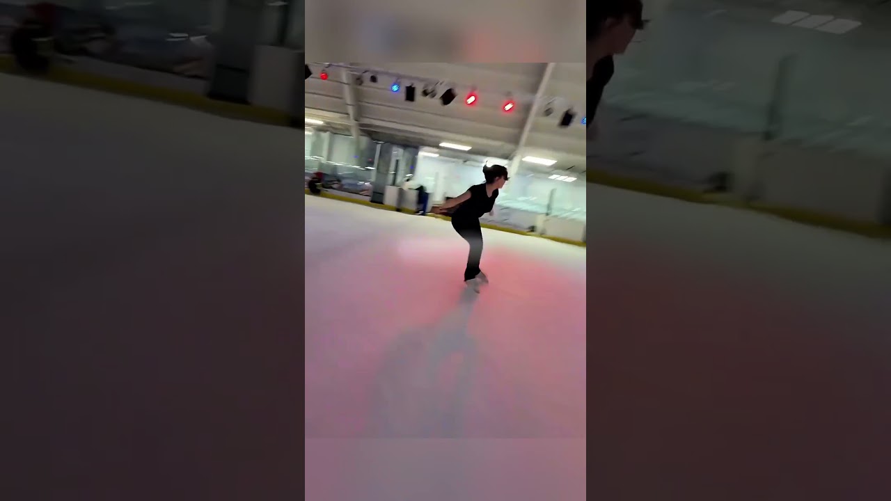 أداء مذهل في التزلج… لكن المفاجأة كانت في عدد الإعجابات! 😱⛸️