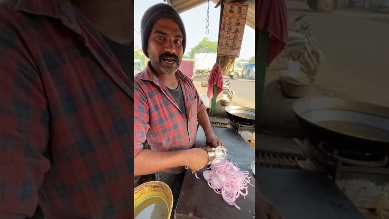 Desi Jugaad Ka Kamaal 😱 Handmade Hand Cutter Se Onion Cutting | प्याज स्लाइस मशीन #streetfood