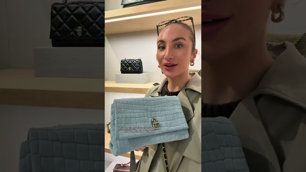 I needed a pop of color!! 🩵link in bio for bags @Longchamp @Mulberry@marcjacobs@kate spade new york