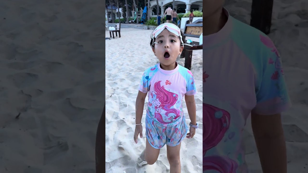 LNS - Em gái nhỏ tội nghiệp và chị gái tốt bụng || Kind sister & Poor little girl #shorts