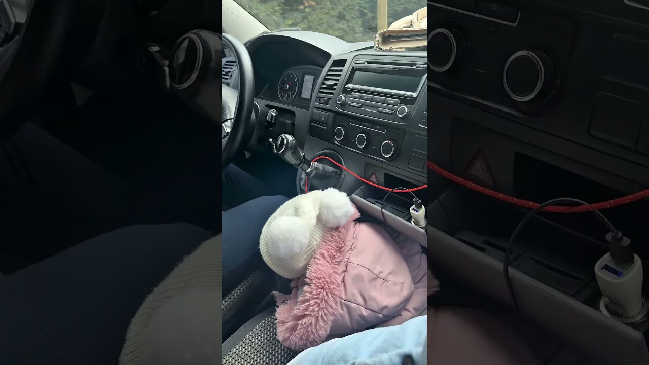 عملت حالها كلب وصارت تقلّده بكل شي! 🐕🤣 شوفوا شو عملت بالنهاية! #يوميات_عسولة #عالم_عسولة_وصلاح
