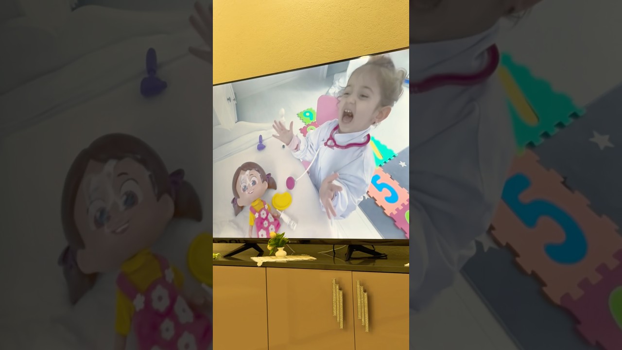 Ahsen kendi videolarını izliyor 😂