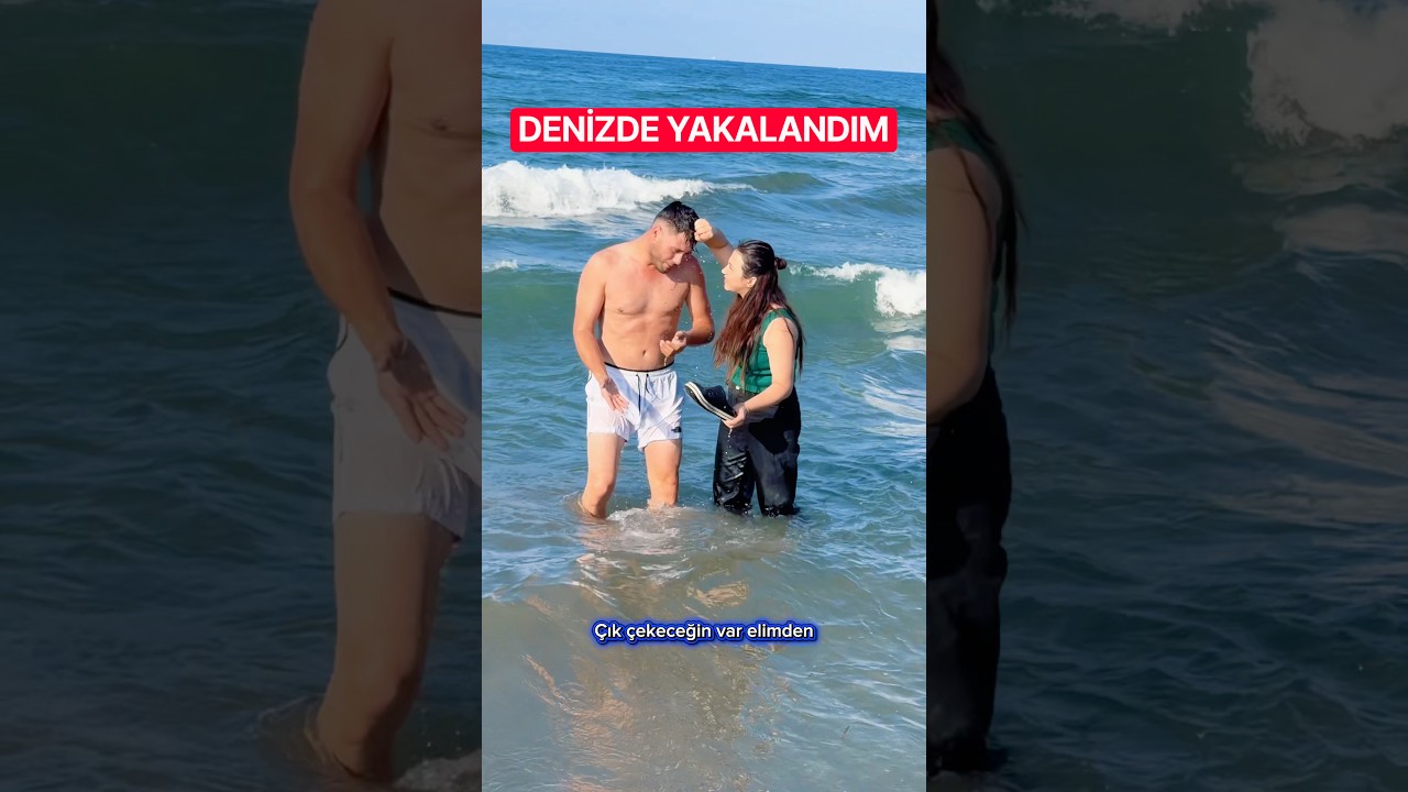 DENİZDE YAKALANDIM ! 🤣            #deniz #yüzme #komik #parodi