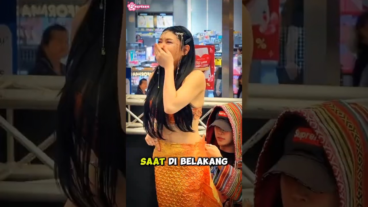 Beraksi Walaupun Kedinginan. Aksi Putri Duyung Ini Sangat Memukau Penonton.!