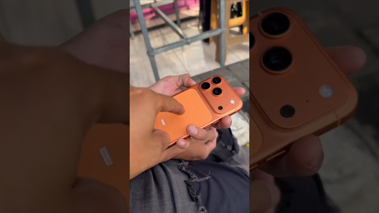 Dikira iPhone Palsu, HP Ini Malah Dilempar Teman Sendiri!