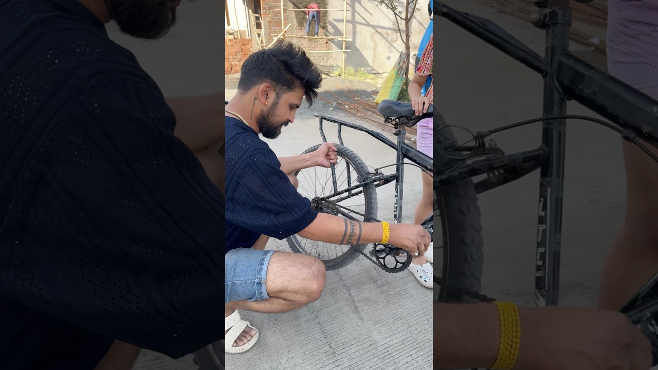 गली का शैतान लड़का 🥵 #funny #youtubeshorts #golu008 #comedy @G@Golu008_vlogs#comedyfilms