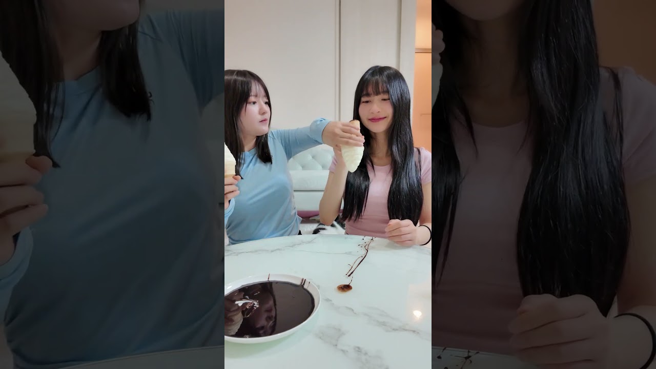 My crazy older sister eats chocolate ice cream. 頭のおかしい姉がチョコアイス食べる。머리가 이상한 언니가 초코 아이스크림을 먹는다.