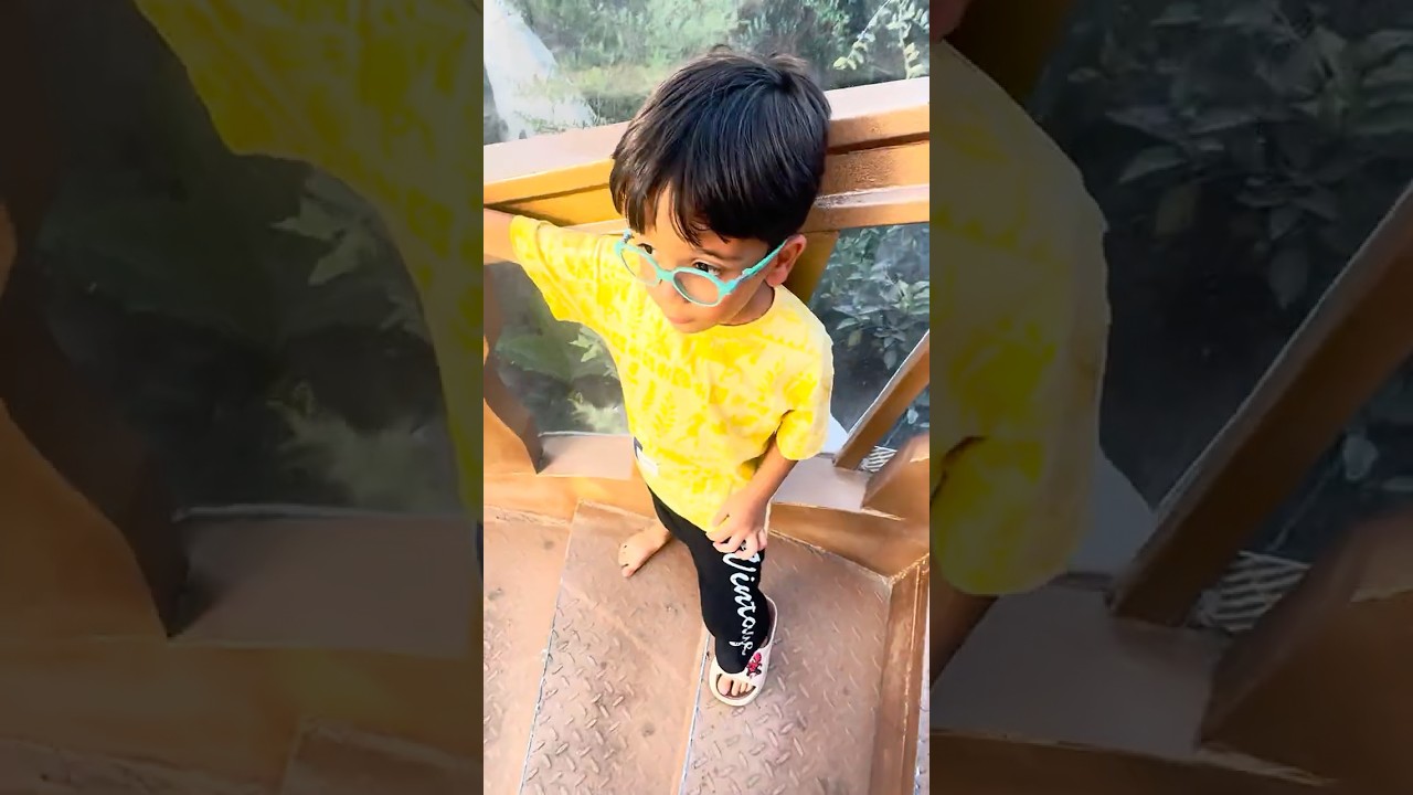مين كب حذاء حسن🩴بالمسبح🌊😱@يوميات.التوأم.حسن.ووسام