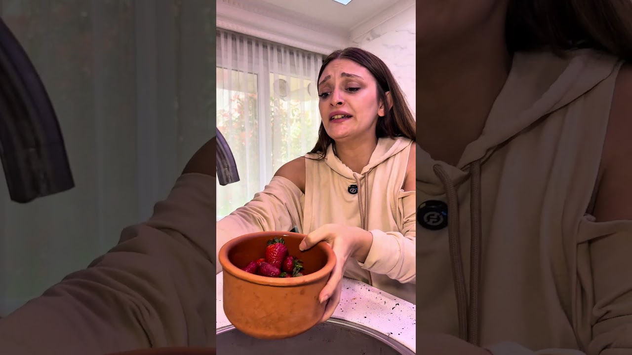 Kezban evde Çilekli süt yaptı #shortsvideo