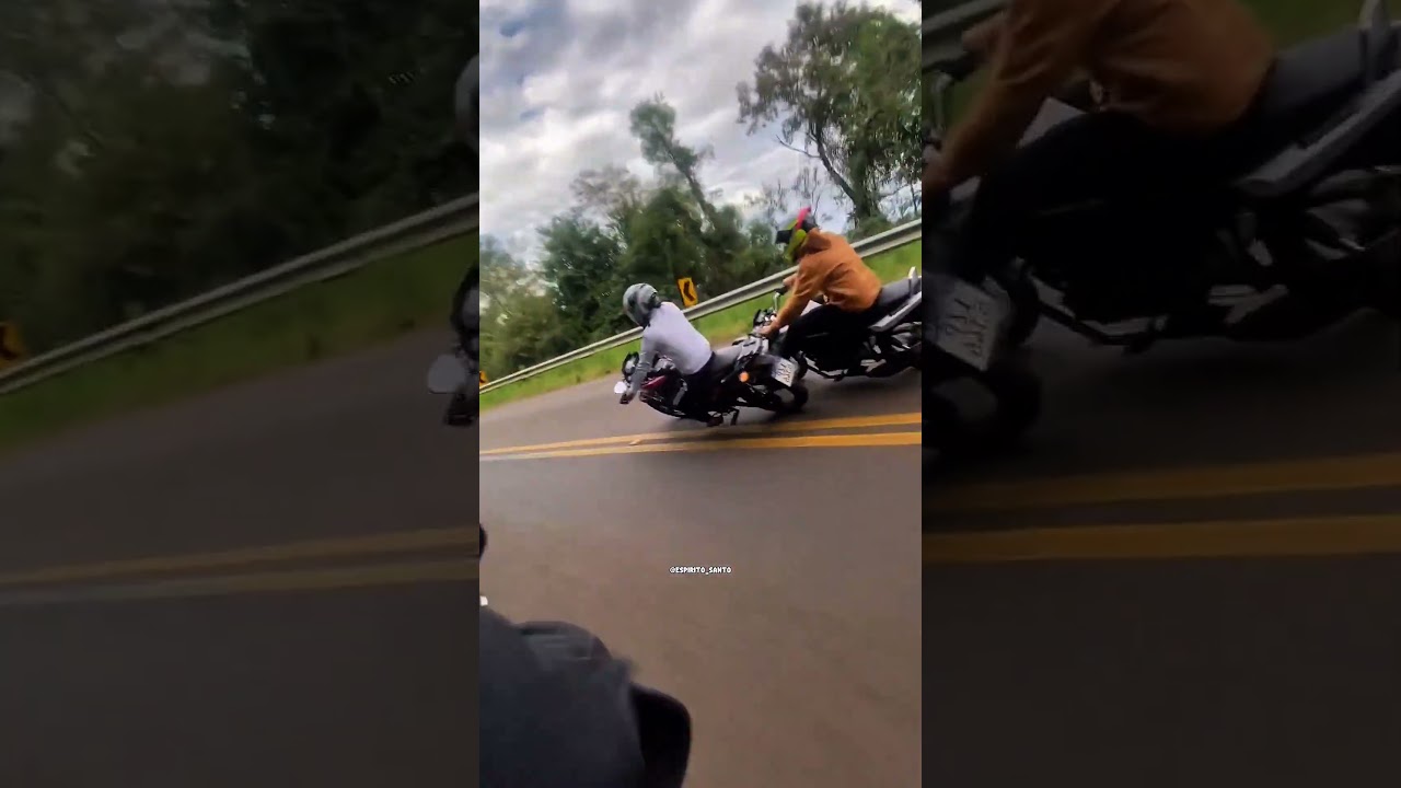🚨 AVISO AOS MOTOCICLISTAS: até no guincho entre motos é preciso muito cuidado!