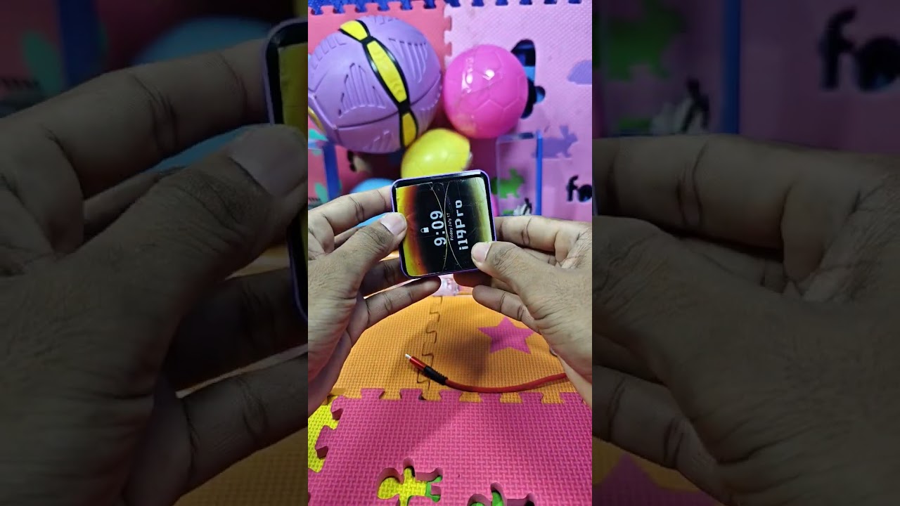 This flip smartphone is very strange #shorts