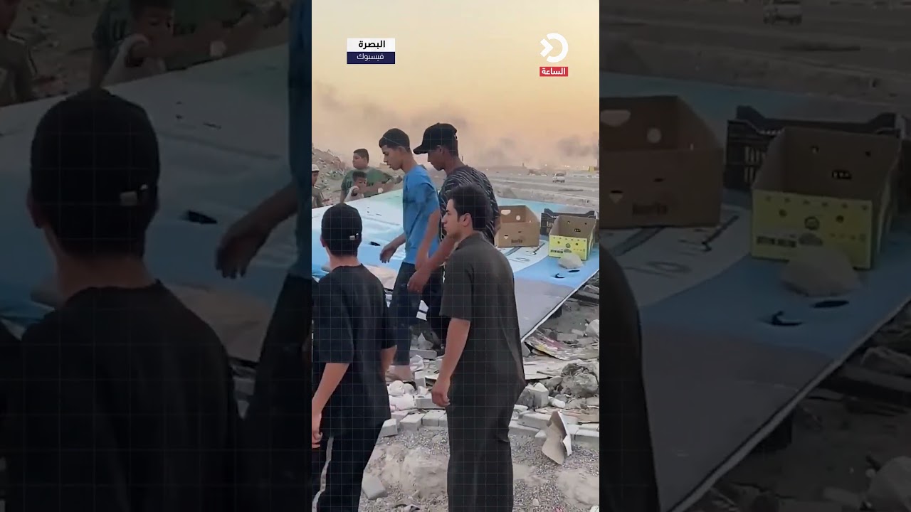 إسقاط لافتات انتخابية بالبصرة احتجاجاً على أزمة المياه