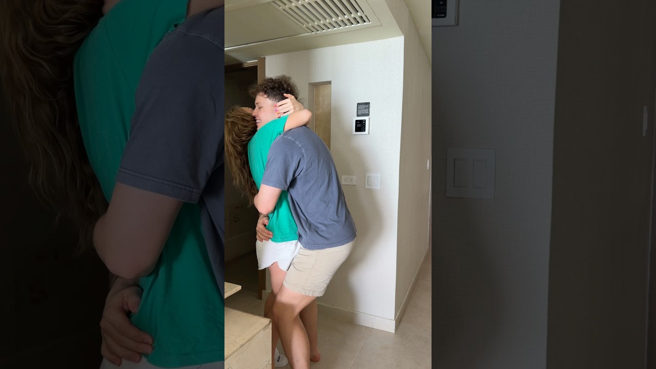 We made it to MEXICO!!! ☀️🌊🌷 #vacation #mexico #vlog #travel #grwm #travelvlog #couple #married