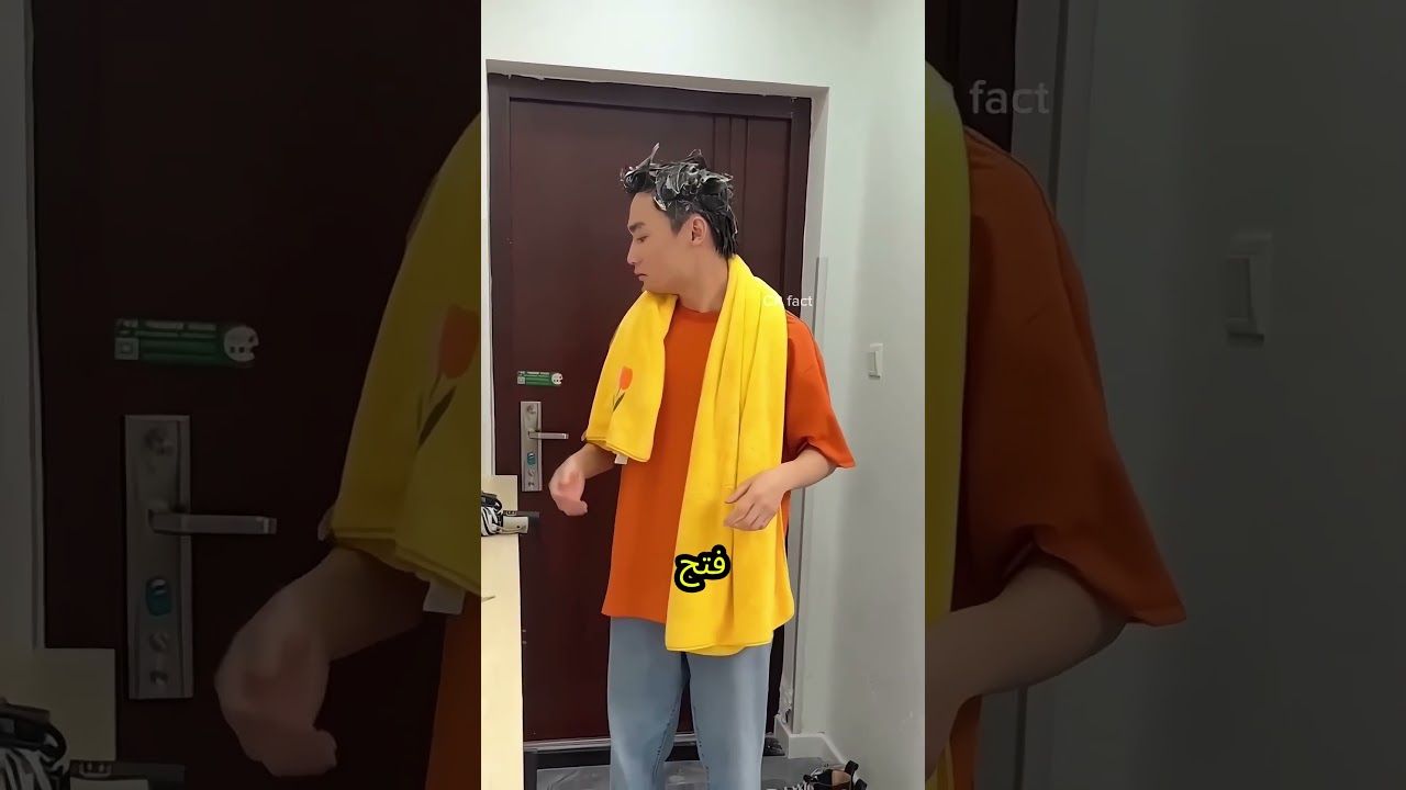 كل ما يفتح الباب مفيش حد 😂 النهاية صدمة!