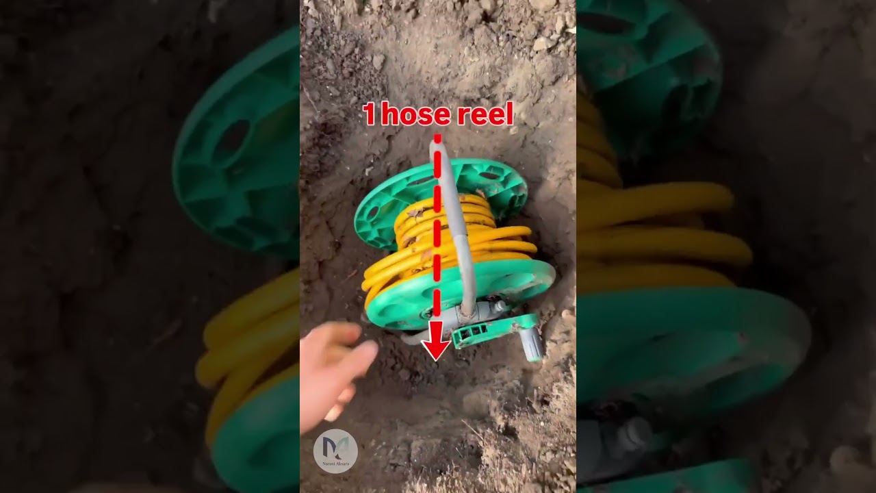 Membuat Bunker Dengan Sekop Mainan