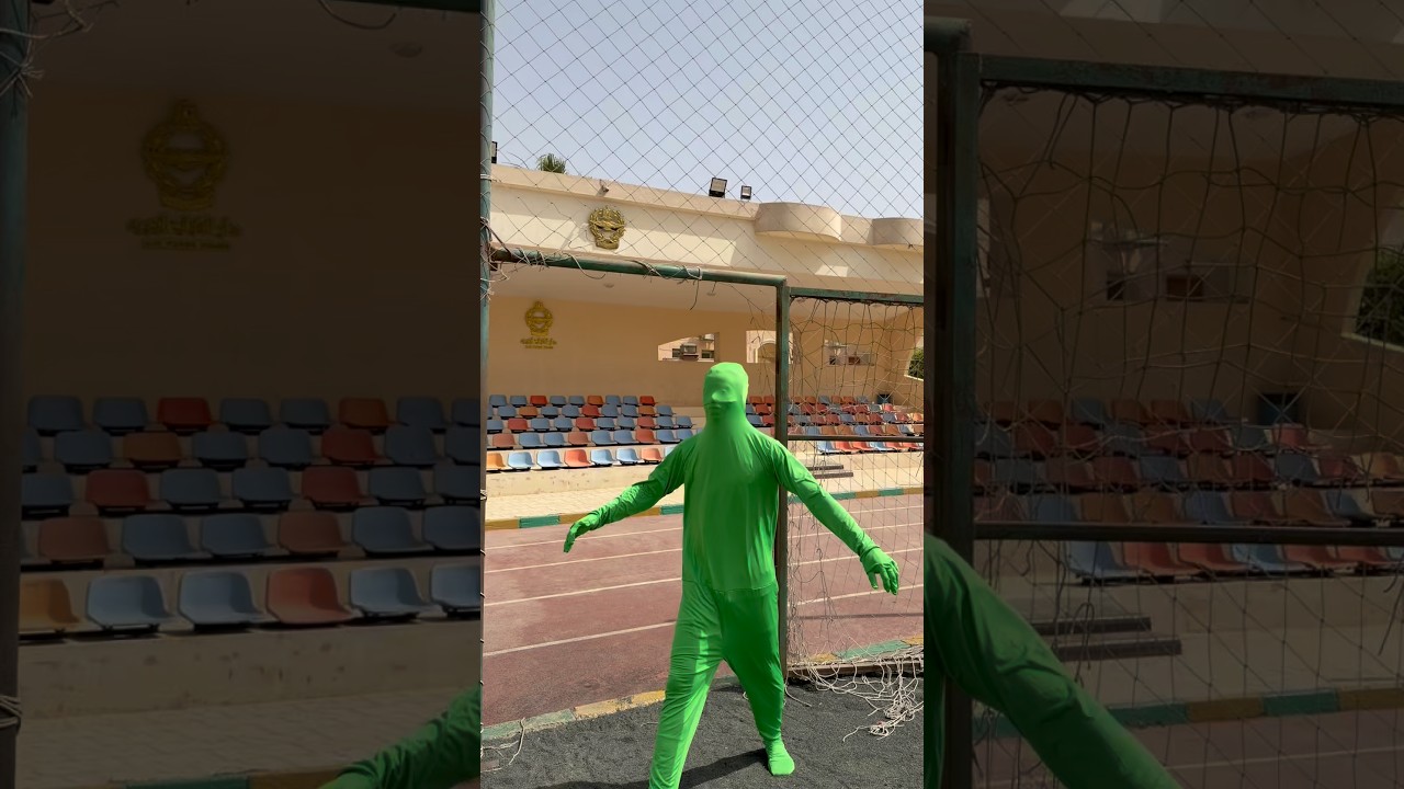 ظهور الرجل الأخضر في الملعب مع محمد صلاح ودياز وتحويل فان دايك الي سوبرمان هتتصدم😳🔥