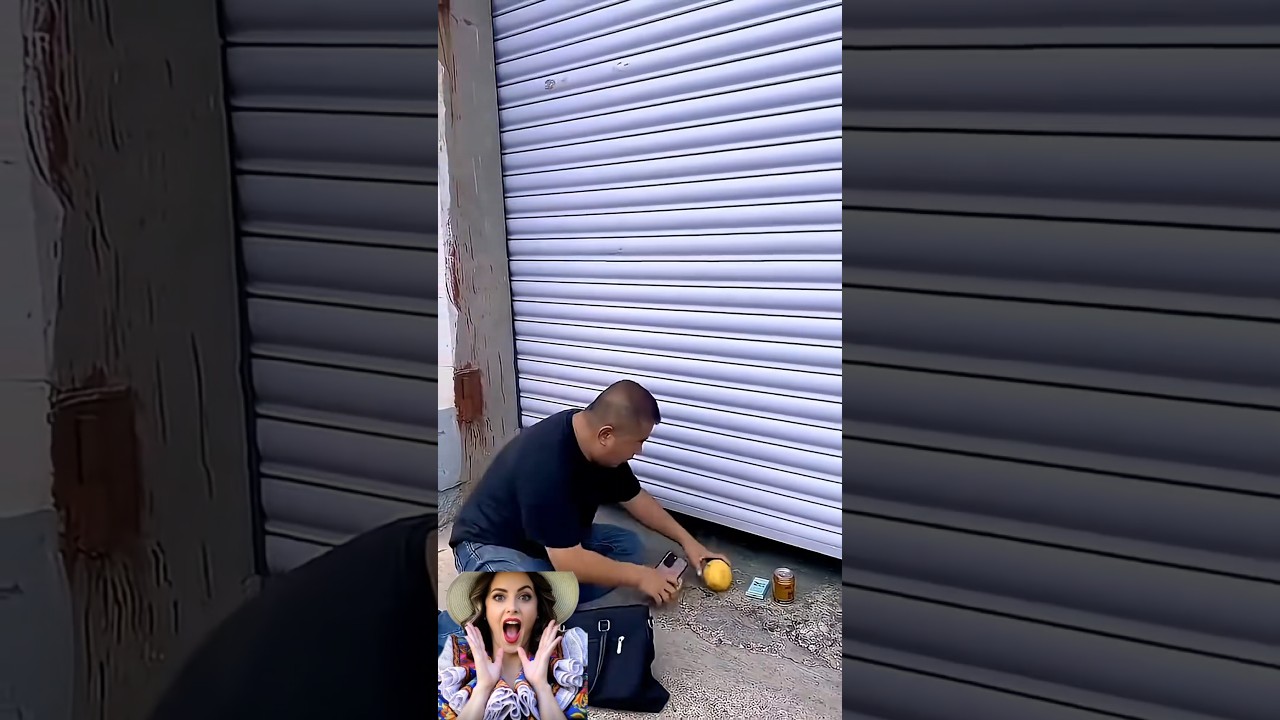 الطمع بيضر😂#funny #كوميديات #comedy