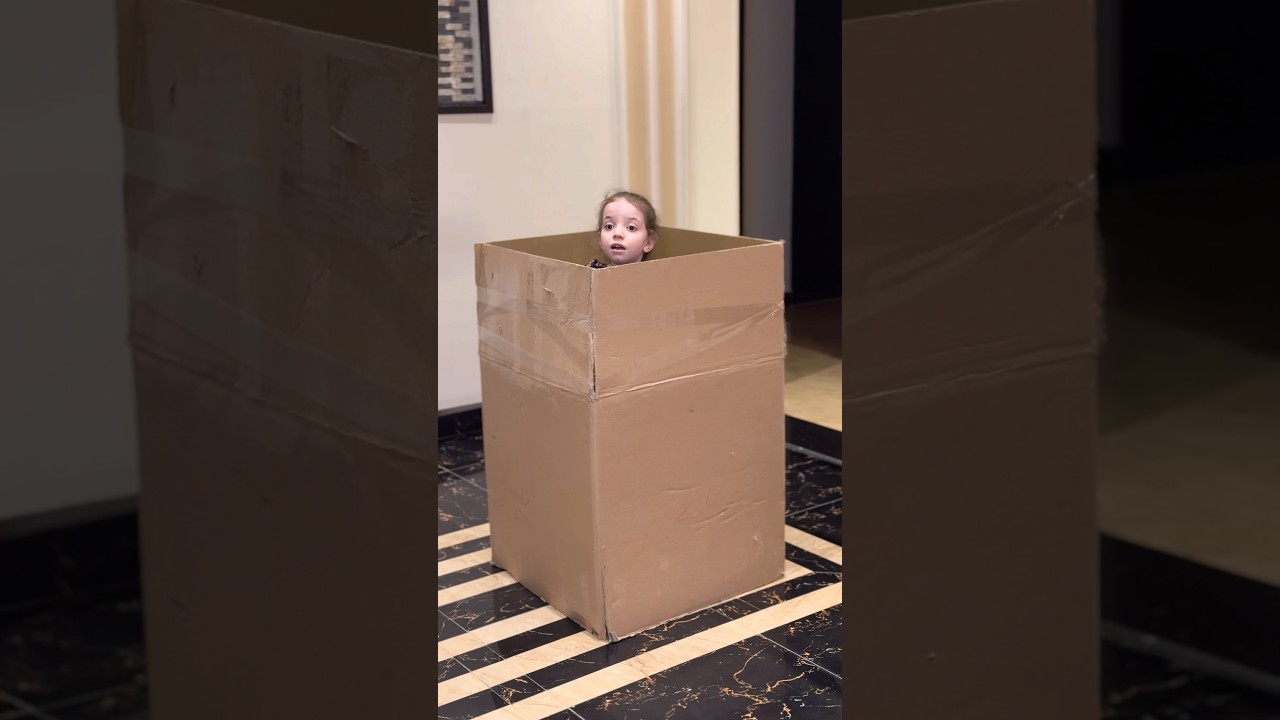 ساكنين بالكرتونه 😳