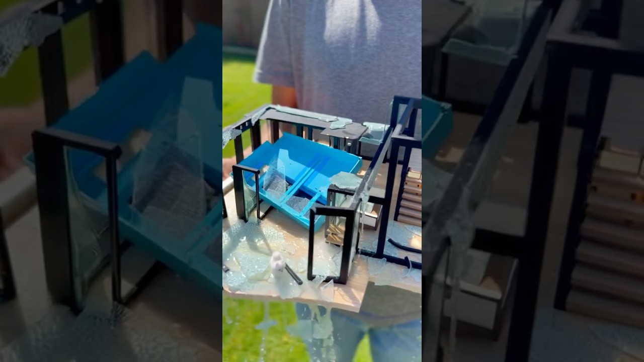 A Mansão do meu cachorro desabou, então acabei dando uma casa simples improvisada para ele 😱🏠