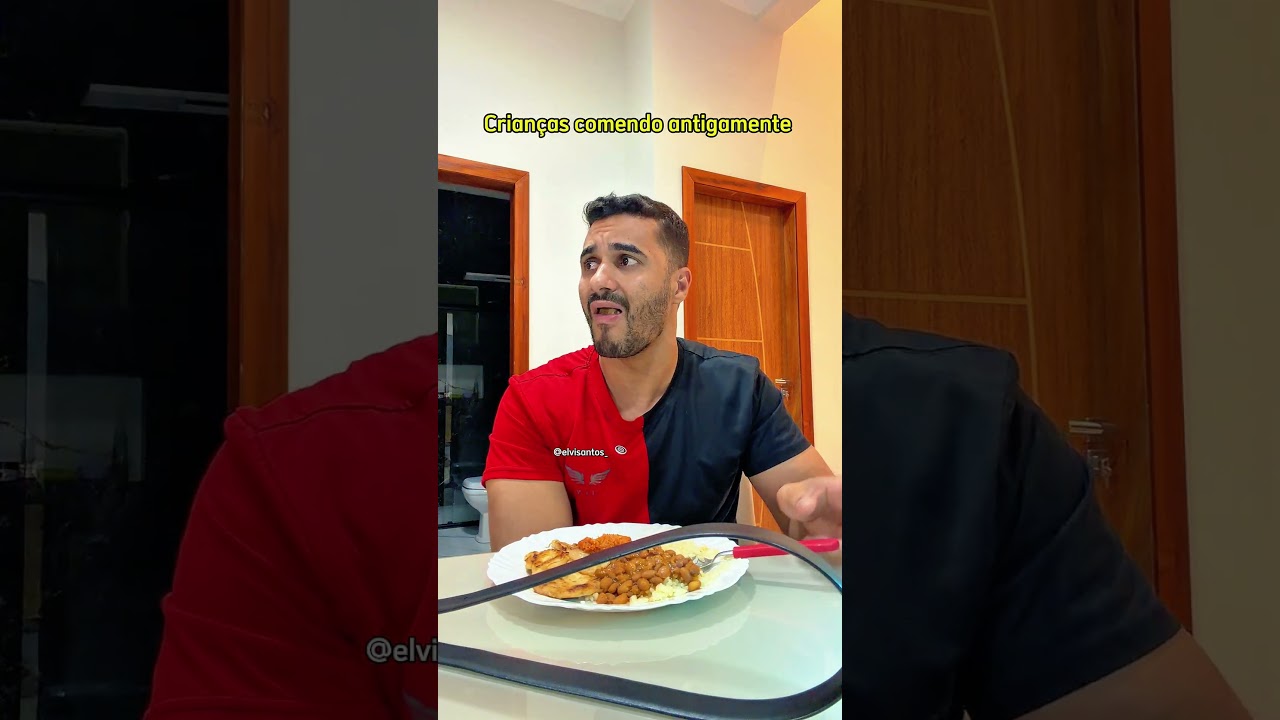 Crianças jantando antigamente...